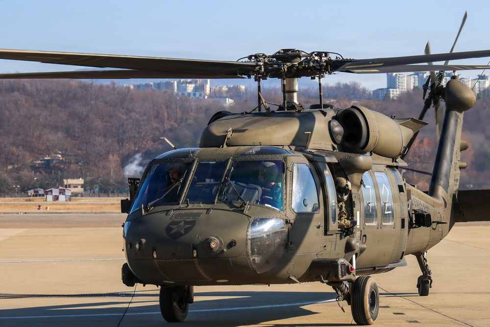 2-2 AHB Conducts Joint Fast-Rope Air Assault Training