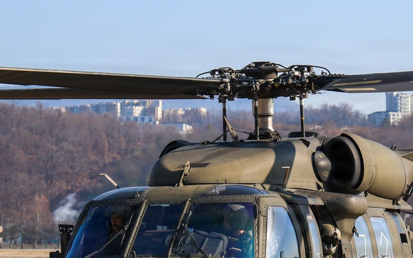 2-2 AHB Conducts Joint Fast-Rope Air Assault Training