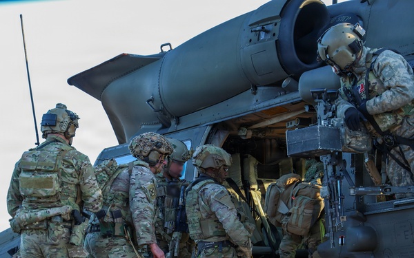 2-2 AHB Conducts Joint Fast-Rope Air Assault Training