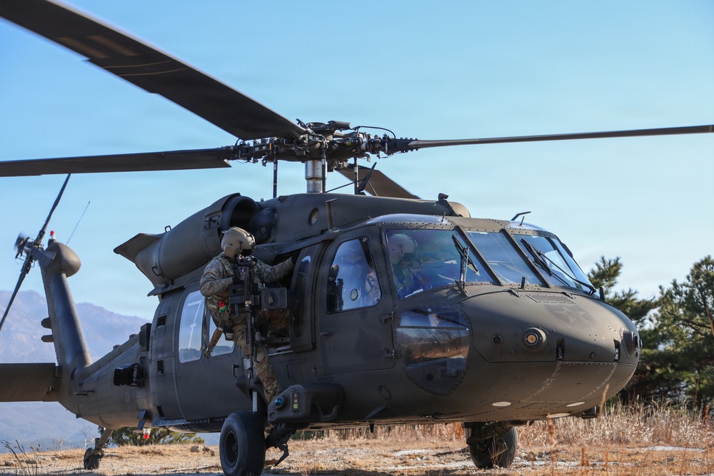2-2 AHB Conducts Joint Fast-Rope Air Assault Training