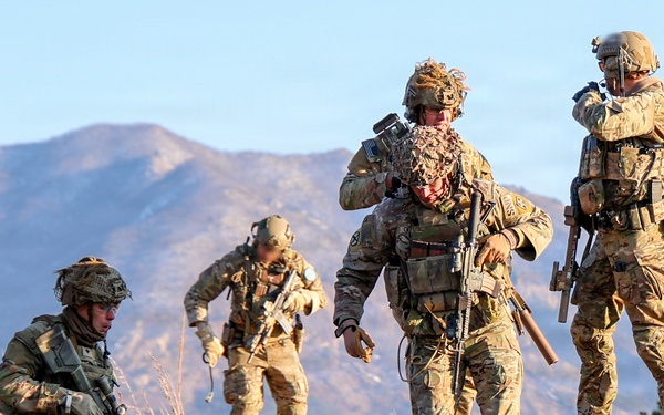 2-2 AHB Conducts Joint Fast-Rope Air Assault Training