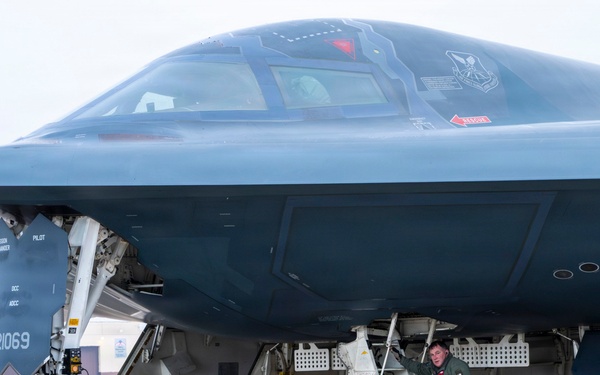 Col. Jared Kennish's fini flight in the B-2 Spirit