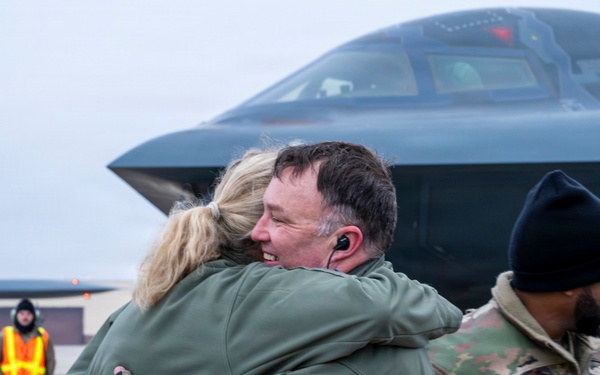 Col. Jared Kennish's fini flight in the B-2 Spirit