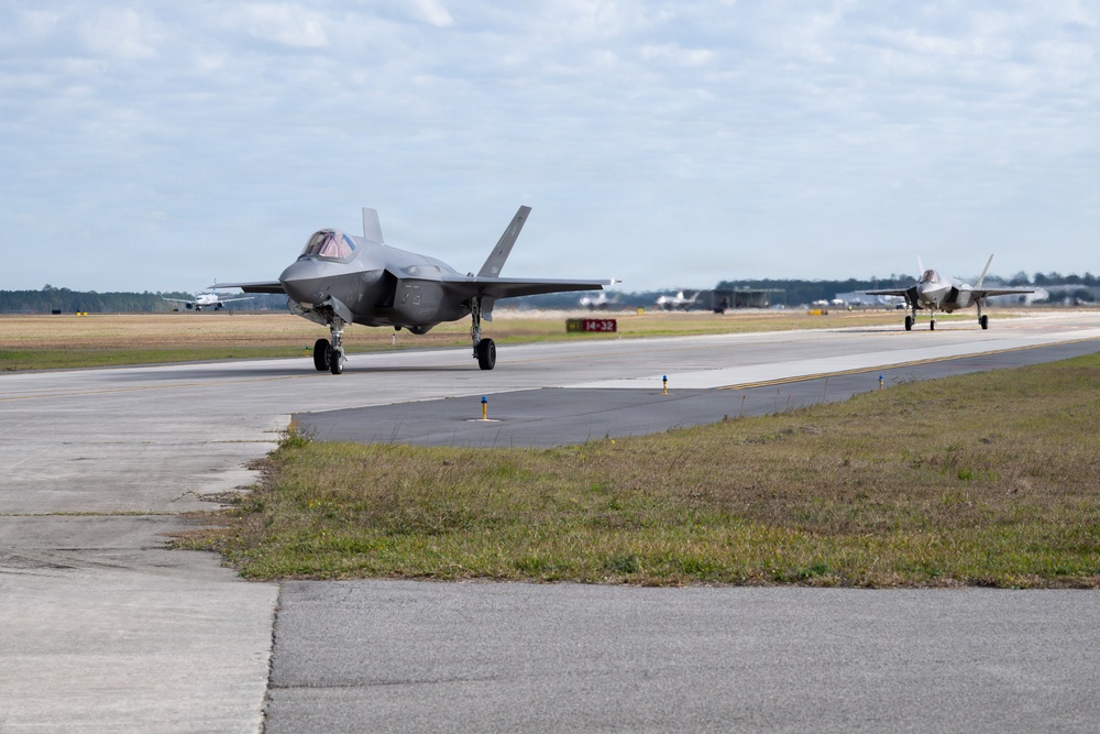 125th Fighter Wing Enhances Combat Readiness with F-35A Hot Pit Training Operations