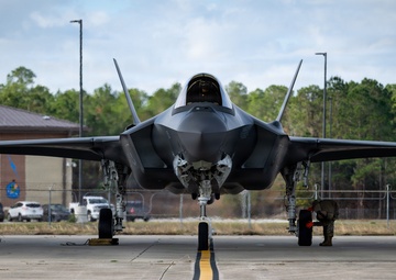 125th Fighter Wing Enhances Combat Readiness with F-35A Hot Pit Training Operations