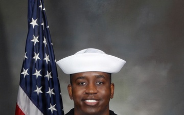 Owens Earns Military Excellence Award at Recruit Training Command