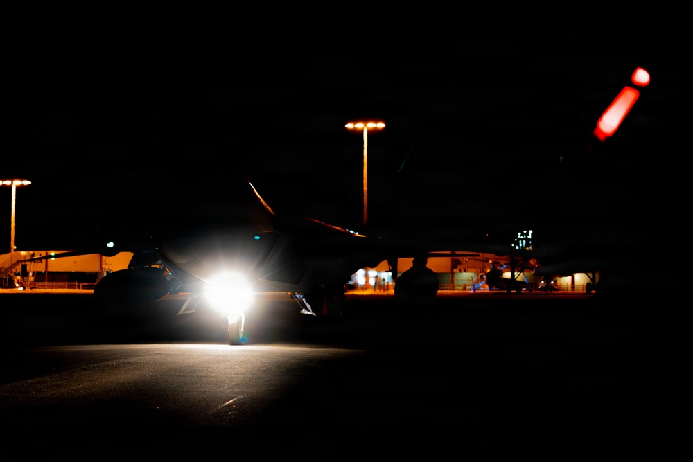 F-22 Raptor Aerial Demonstration Team performs at the Avalon Australia International Air Show