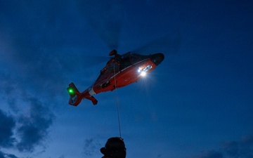 U.S. Coast Guard Station Honolulu conducts nighttime training with Air Station Barbers Point