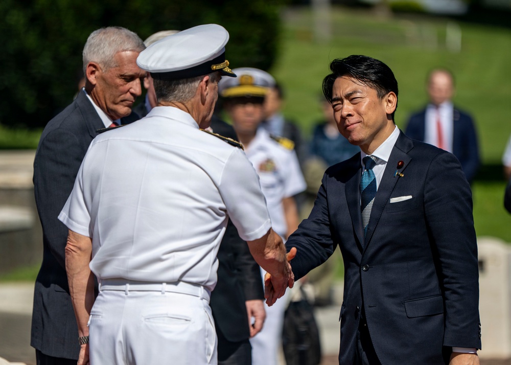 Japan Minister of Defence and Commander, U.S. Pacific Fleet visit Punchbowl Cemetery