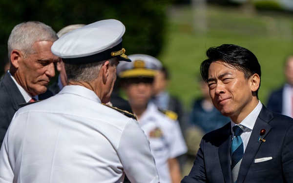 Japan Minister of Defence and Commander, U.S. Pacific Fleet visit Punchbowl Cemetery