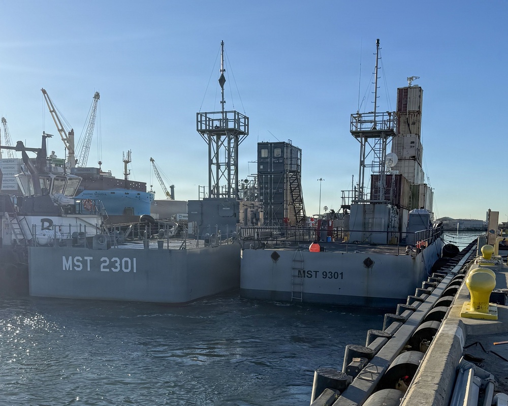 Navy’s new Mobile Ship Target arrives in Port Hueneme