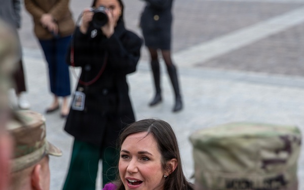 Alabama Guardsmen Meet Sen. Britt On Capitol Grounds