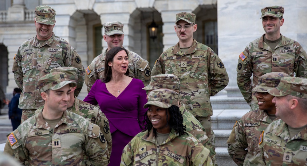 Alabama Guardsmen Meet Sen. Britt On Capitol Grounds
