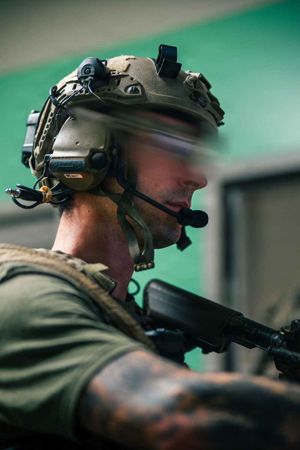 1SFG(A) Green Berets conduct close quarters combat training
