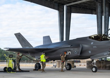 125th Fighter Wing Enhances Combat Readiness with F-35A Hot Pit Training Operations
