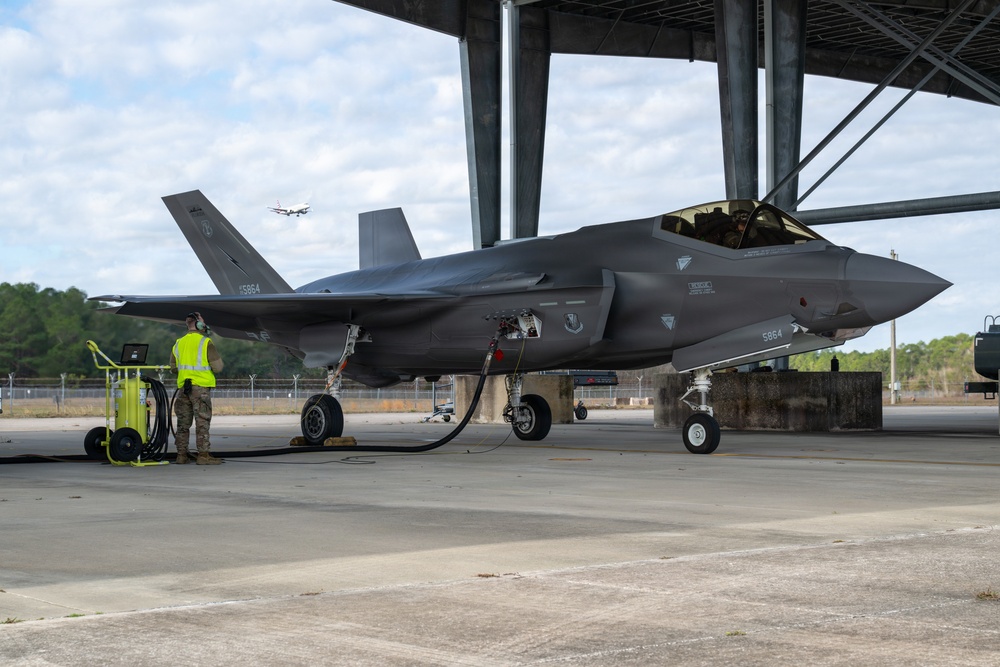 125th Fighter Wing Enhances Combat Readiness with F-35A Hot Pit Training Operations