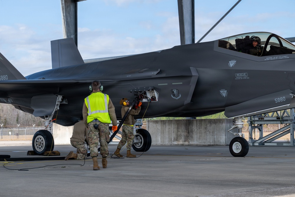 125th Fighter Wing Enhances Combat Readiness with F-35A Hot Pit Training Operations