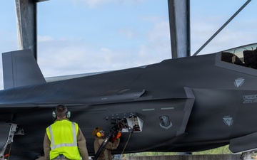 125th Fighter Wing Enhances Combat Readiness with F-35A Hot Pit Training Operations