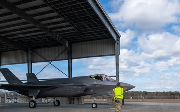 125th Fighter Wing Enhances Combat Readiness with F-35A Hot Pit Training Operations