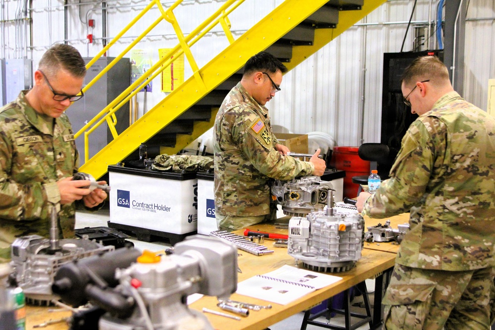 Soldiers train to earn 91J MOS at RTS-Maintenance at Fort McCoy