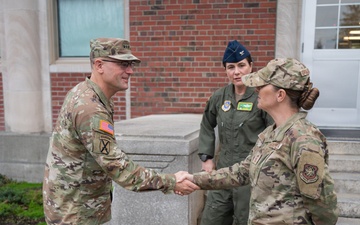 USTRANSCOM Deputy Commander Visits Team McChord