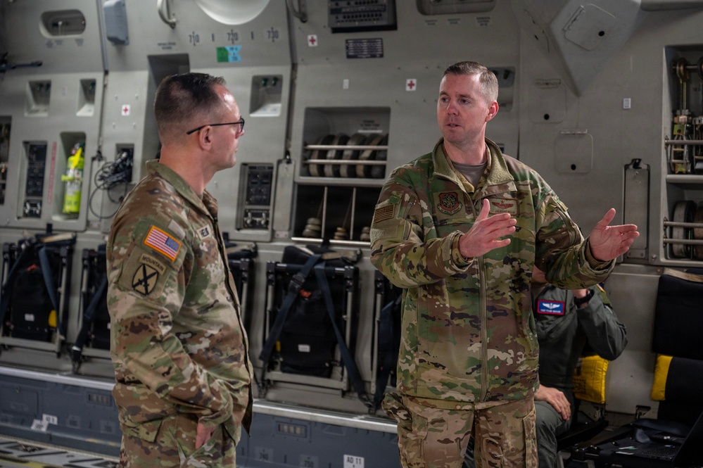 USTRANSCOM Deputy Commander Visits Team McChord