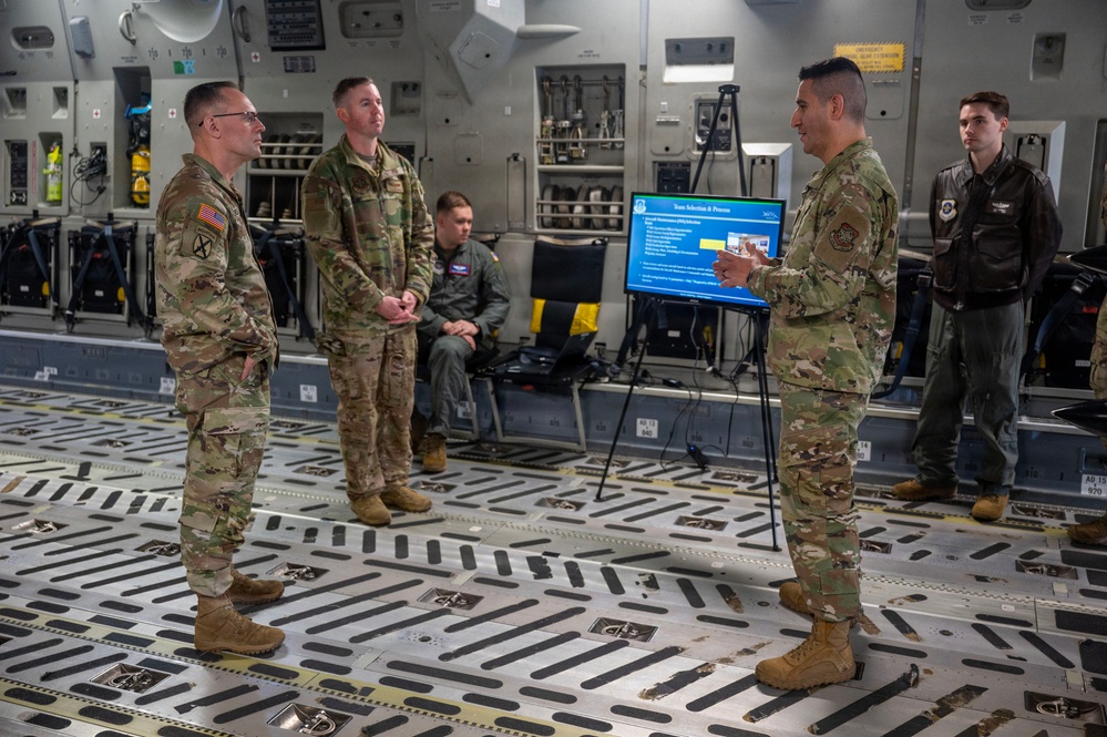 USTRANSCOM Deputy Commander Visits Team McChord