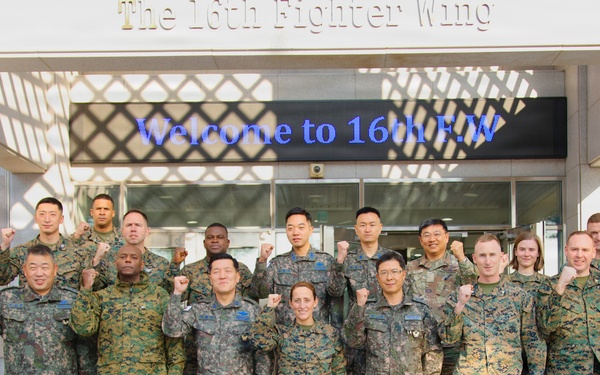 MARFORK visits ROK Air Force 16th Fighter Wing at Yecheon AB
