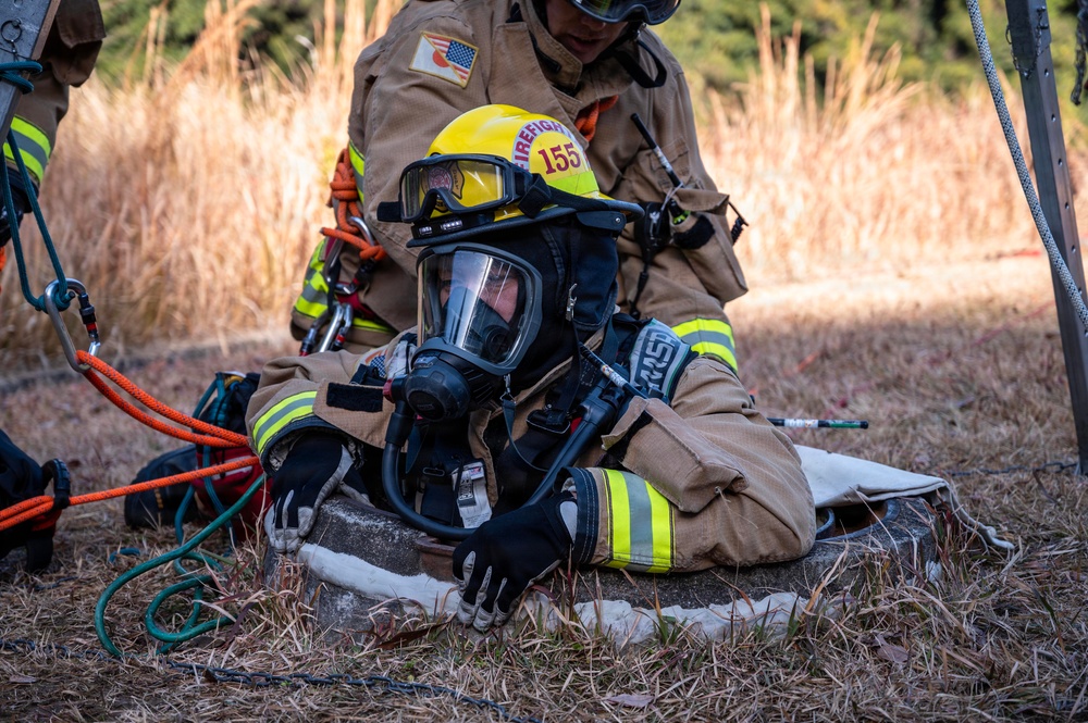 CNRJ Sasebo Conducts Confined Space Rescue Drill