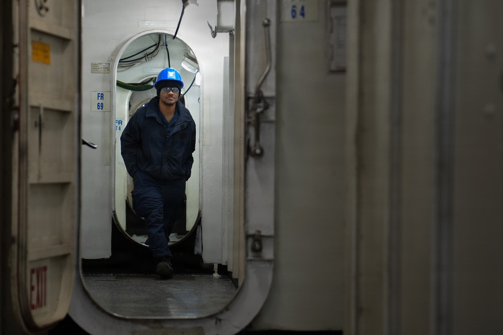 Ike Conducts Planned Incremental Availability maintenance period