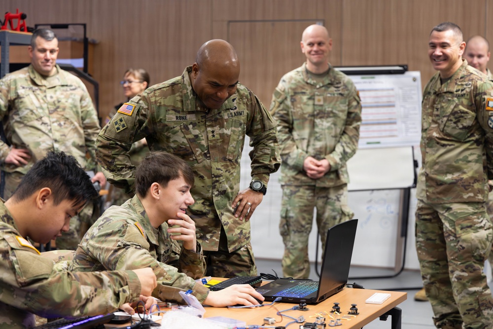 Maj. Gen. Monté Rone Visits JMTG-U