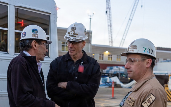 RDML Scott Brown Visits PNSY