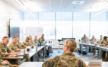 Senior Leaders Visit U.S. Army War College During Army Leader Day