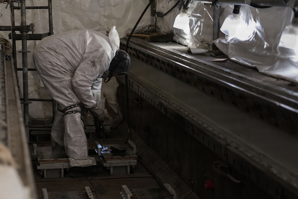 Ike Conducts Planned Incremental Availability maintenance period