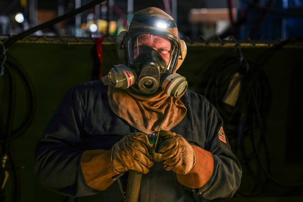 Ike Conducts Planned Incremental Availability maintenance period