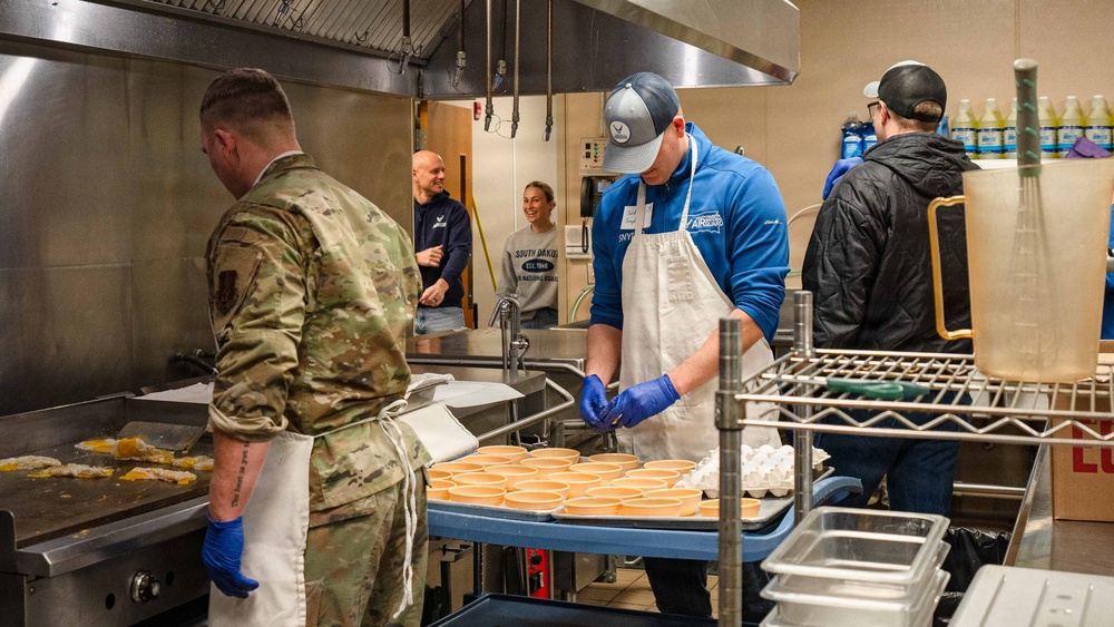 Airmen support Sioux Falls community meal effort