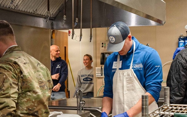 Airmen support Sioux Falls community meal effort