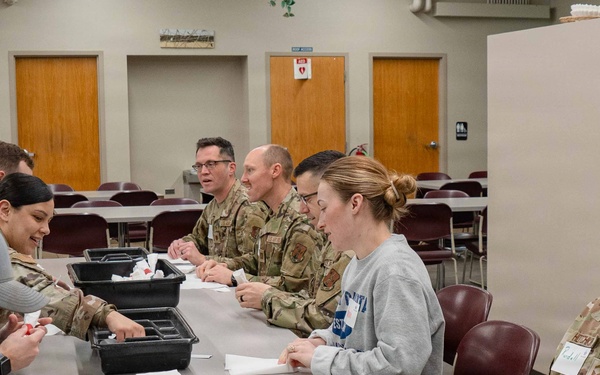 Airmen support Sioux Falls community meal effort