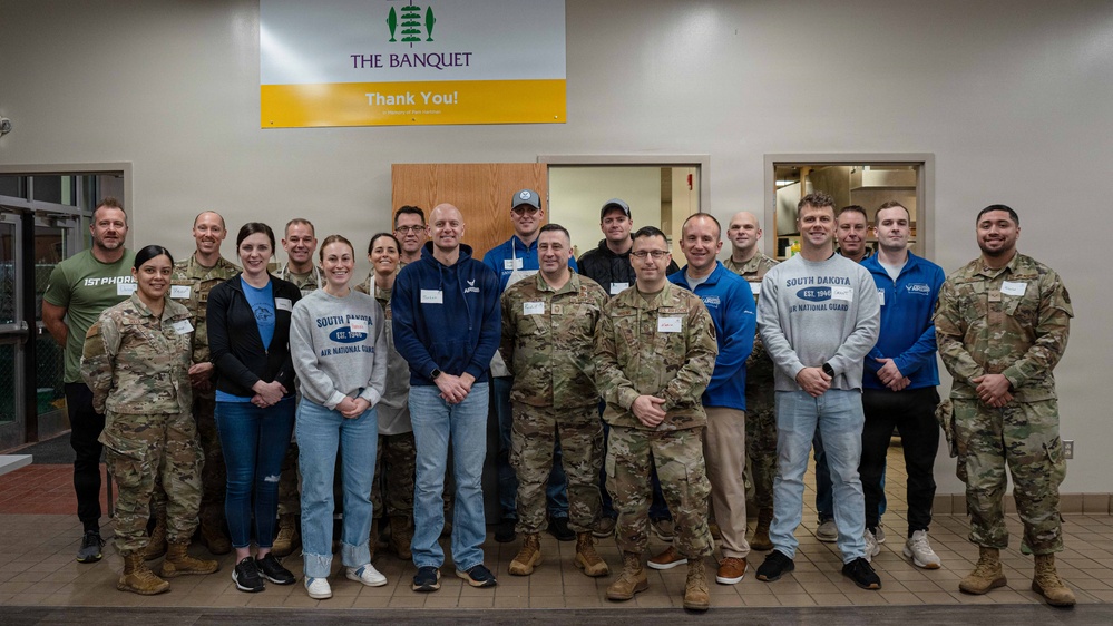 Airmen support Sioux Falls community meal effort