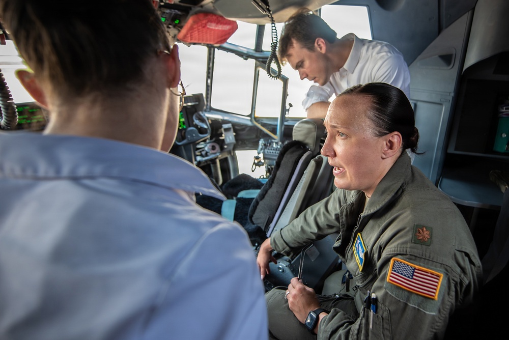 Congressional staffers visit Kentucky Air National Guard Base