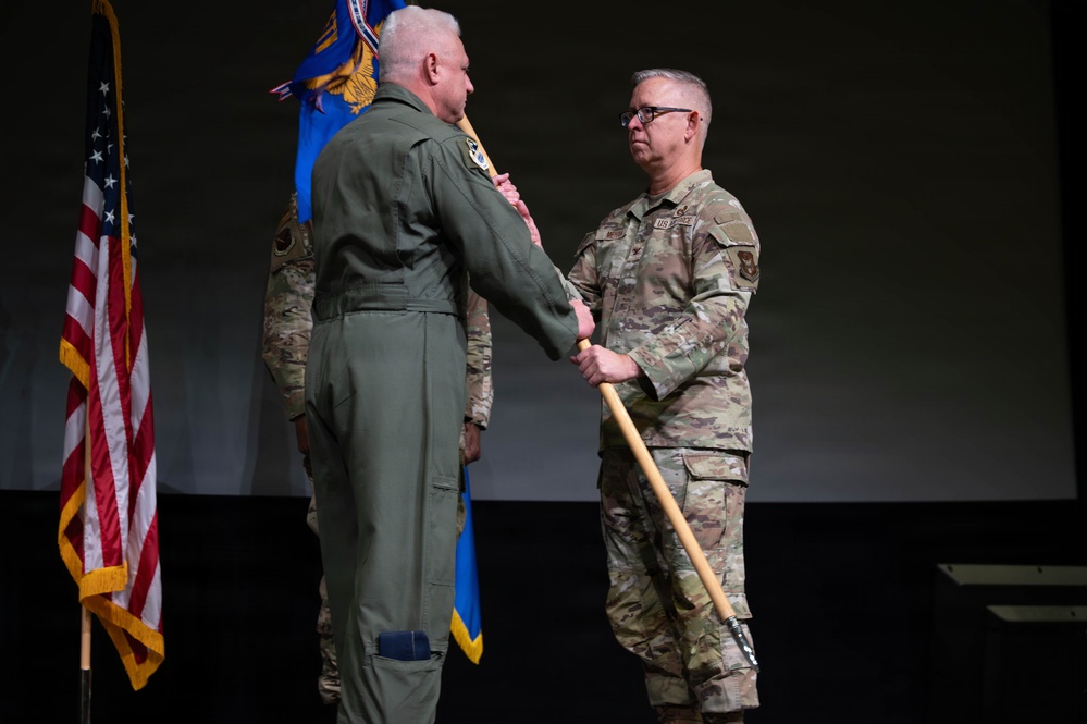 908th welcomes new Maintenance Group commander