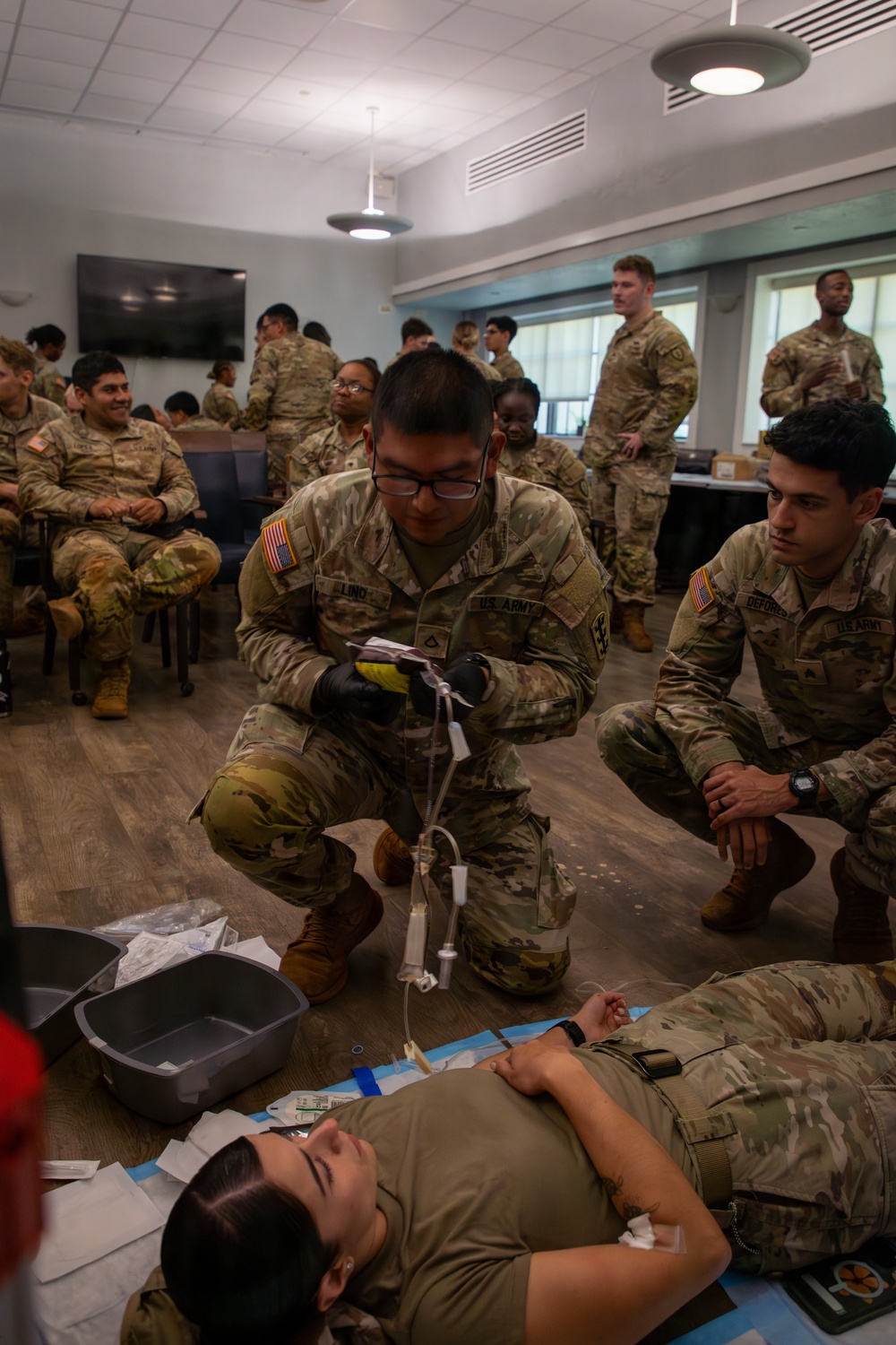 U.S. Soldiers Conduct Blood Transfusion Training