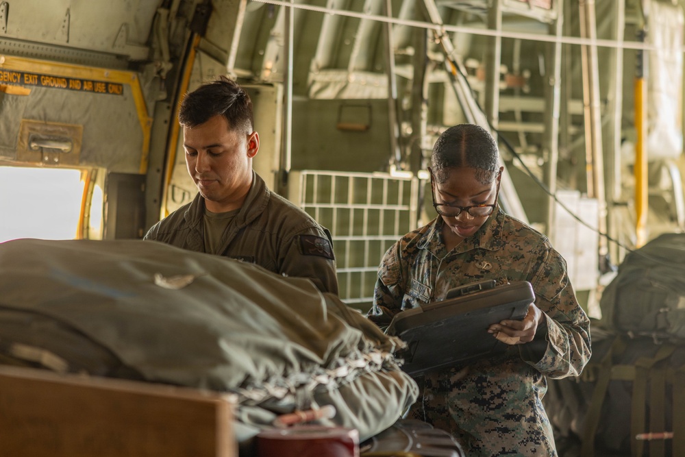Skyfall: 1st DSB Marines conduct Combat Load Parachute Operations