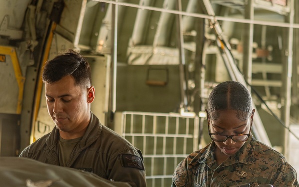 Skyfall: 1st DSB Marines conduct Combat Load Parachute Operations