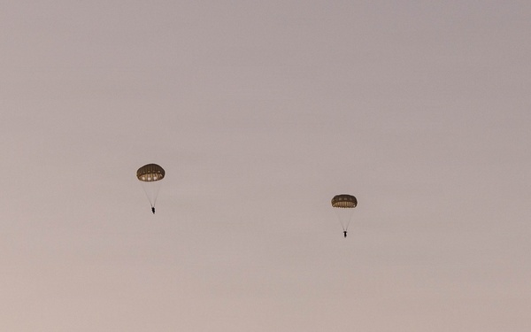 Skyfall: 1st DSB Marines conduct Combat Load Parachute Operations