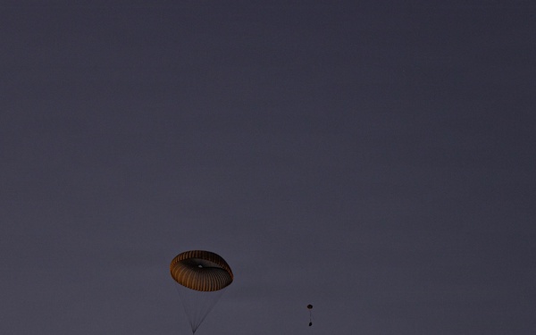 Skyfall: 1st DSB Marines conduct Combat Load Parachute Operations