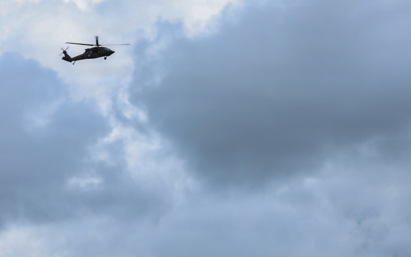 Senior medical leaders observe jungle medicine training during distinguished visitor day