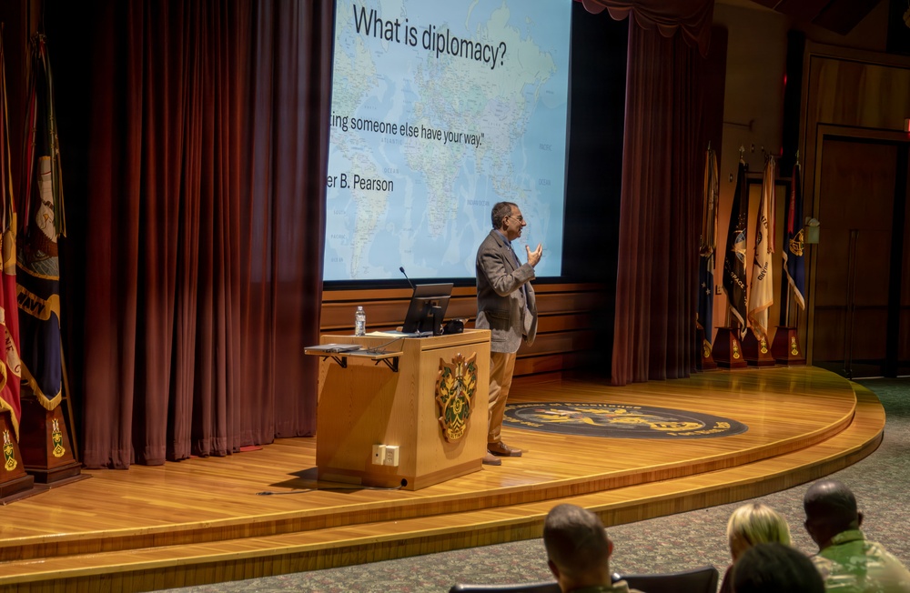 Senior Diplomatic Advisor Visits NCO Leadership Center of Excellence