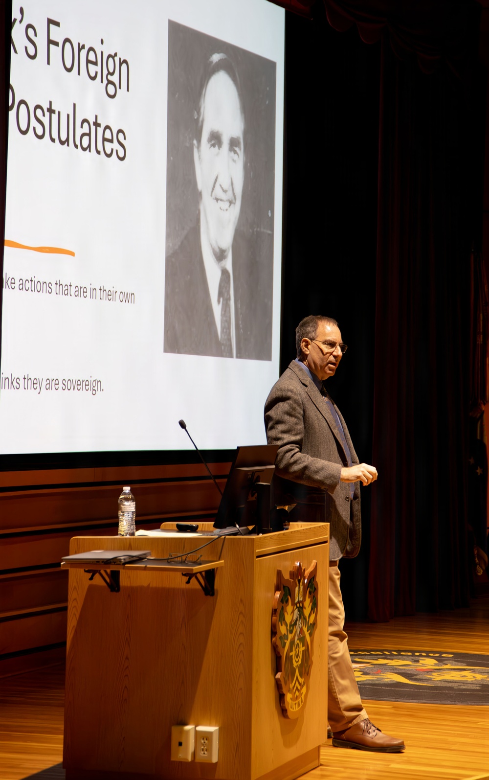 Senior Diplomatic Advisor Visits NCO Leadership Center of Excellence