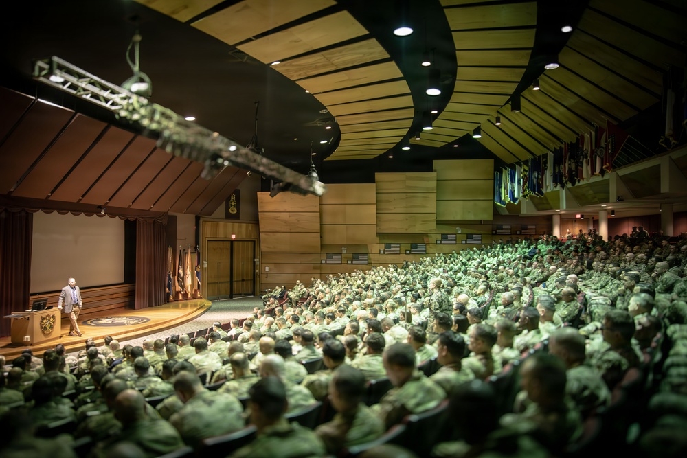 Senior Diplomatic Advisor Visits NCO Leadership Center of Excellence